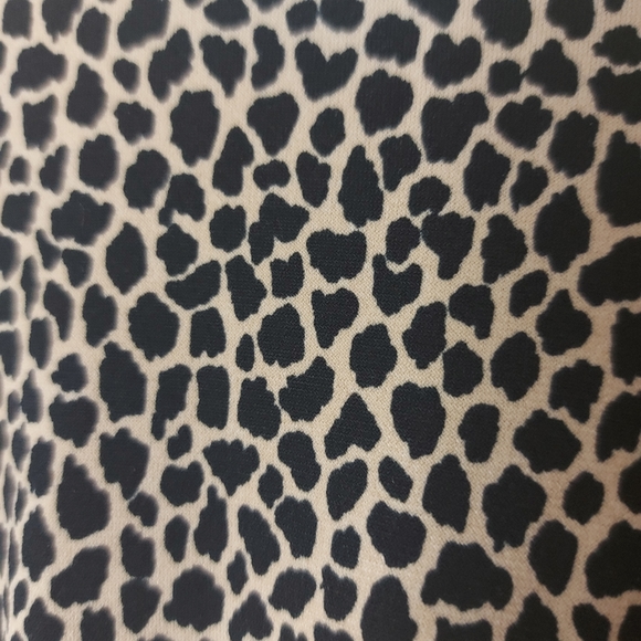 Peplum, balloon sleeve top, animal print - Picture 5 of 6